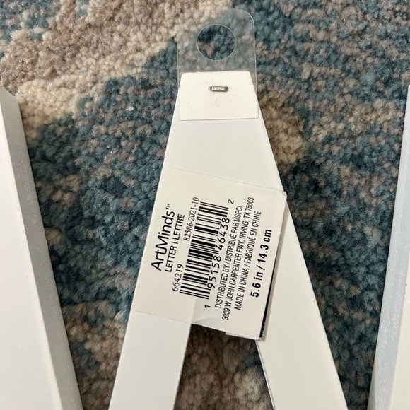 5.6” “Welcome to our wedding” Wooden Letters - Picture 3 of 5